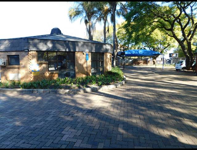 106M² OFFICE TO LET IN FERNDALE